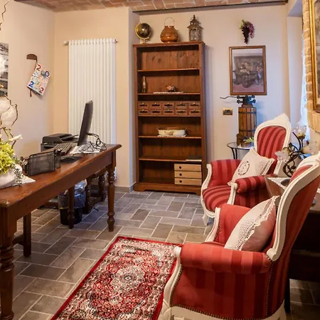 Сasa de vacaciones The Black Rose Country House Calosso