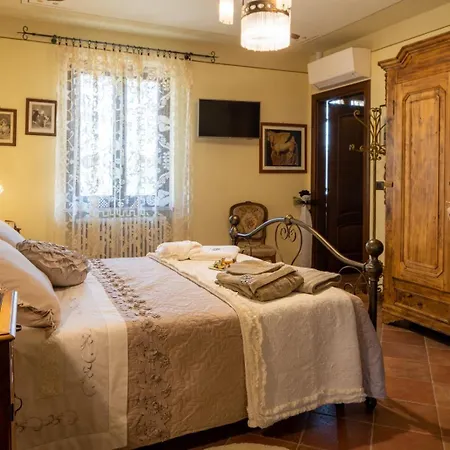 The Black Rose Country House Сasa de vacaciones Calosso