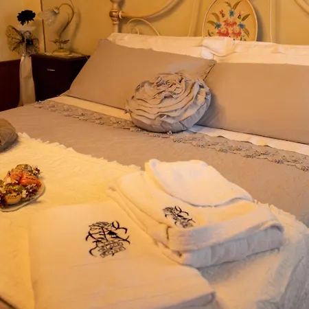 Сasa de vacaciones The Black Rose Country House Calosso